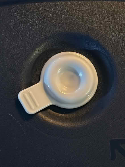 Photo of Tupperware plug, lid or container (L5L 5P5) #1