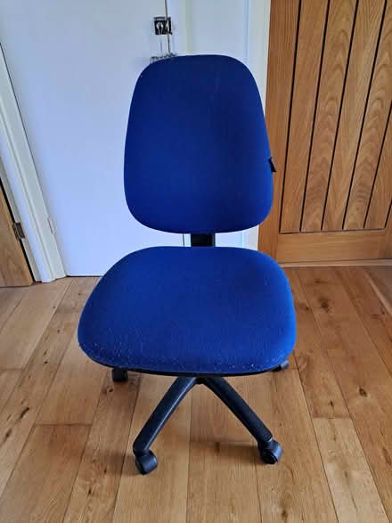 Photo of free Office chair. Very comfortable (Coulsdon CR5) #1