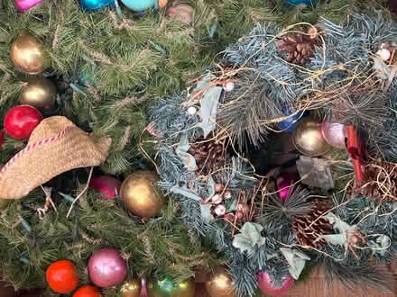 Photo of free colorful Christmas garland/wreath (NE Heights-Indian School/Penn) #1