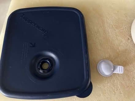 Photo of Tupperware plug, lid or container (L5L 5P5) #3