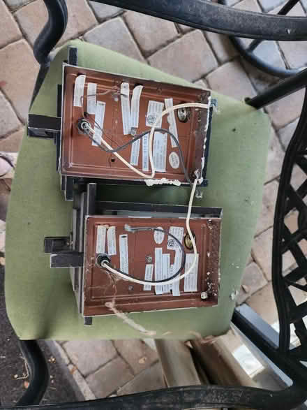 Photo of free 2 working porch lights (Palm Harbor 34683 CR1 Tpa Rd) #2