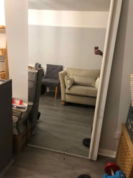 Photo of free Large mirror (WD25 Leavesden) #4