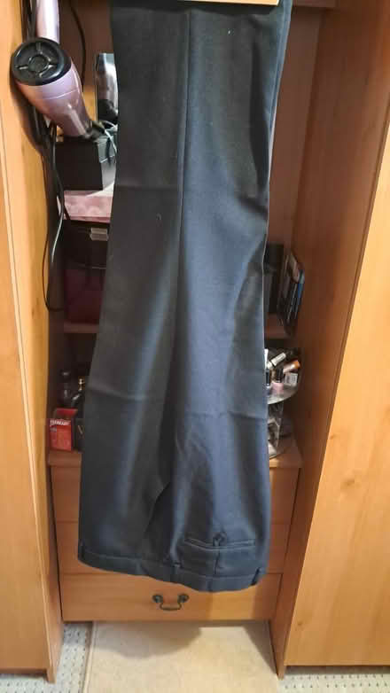 Photo of free mens dark grey trousers. brand new (EX2 hamilton avenue.) #1