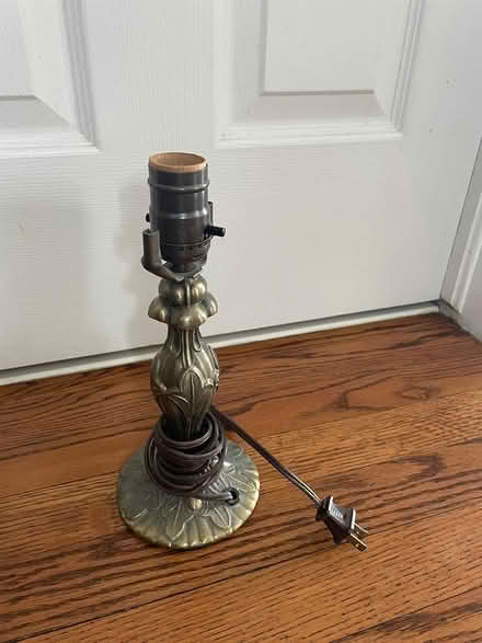 Photo of free Small lamp base (Riverside/Hunt Club) #1