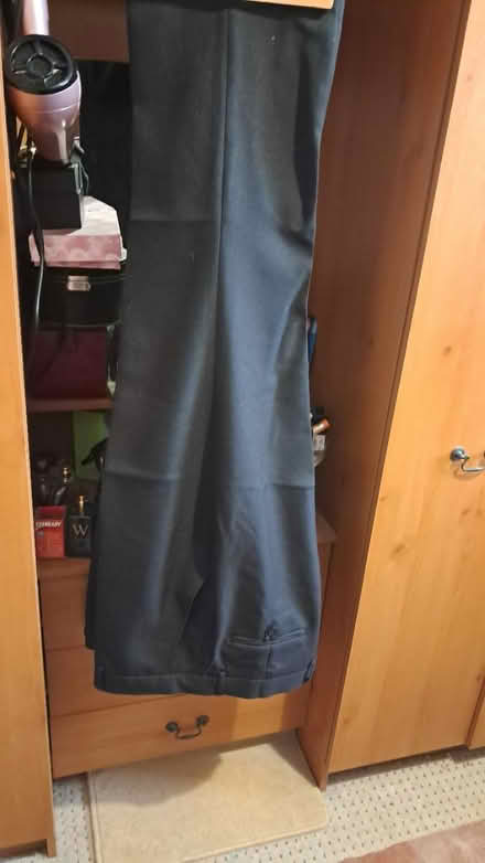 Photo of free mens dark grey trousers. brand new (EX2 hamilton avenue.) #2