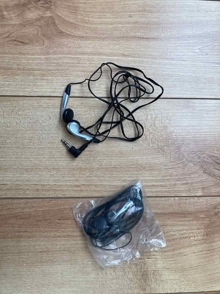 Photo of free 2 pairs working earphones (Derry and Tenth Line) #1