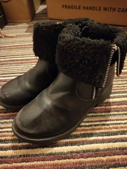 Photo of free Girls boots size 1 (De Parys MK40) #1