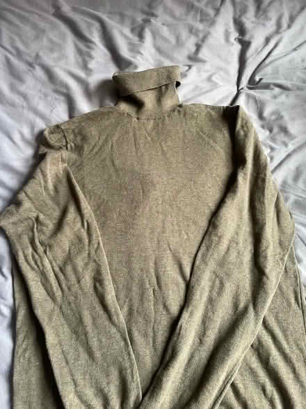 Photo of free H&M slim fit men’s jumpers (Surbiton KT6) #1