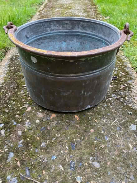 Photo of free Old copper planter. Hemel (Hemel Hempstead HP1) #3