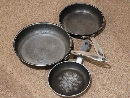 Photo of free 3 Frying pans (Hunt Club/McCarthy K1V 9H9) #1