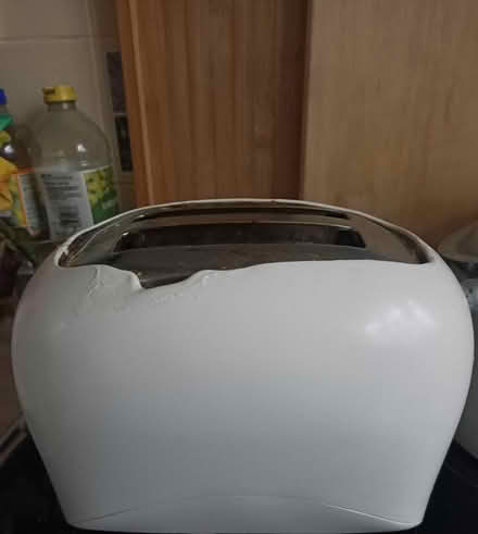 Photo of free toaster (Kingsholm GL1) #3