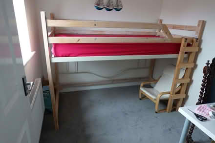 Photo of free Bed on stilts (Waingroves DE5) #1