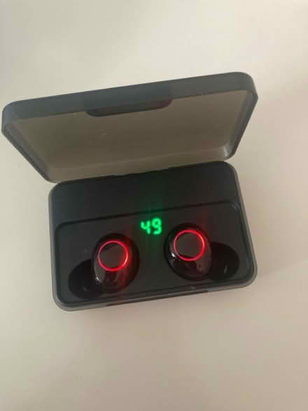 Photo of free Earphones (Radlett WD7) #1