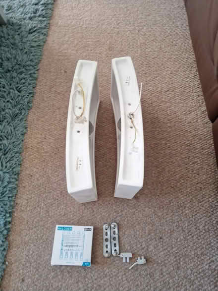 Photo of free X2 Wall Lights (Markfield, Leicestershire LE67) #4