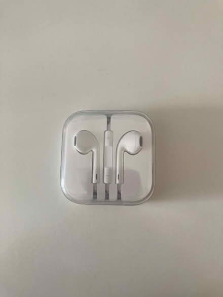 Photo of free Earphones (Radlett WD7) #1