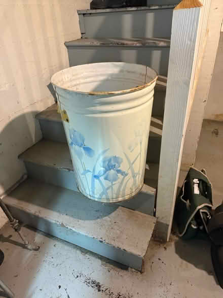 Photo of free Large garbage can (Capitol Hill) #2