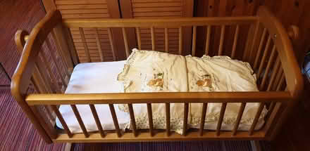 Photo of free Rocking crib, locks in place (Summertown, Oxford OX2) #3