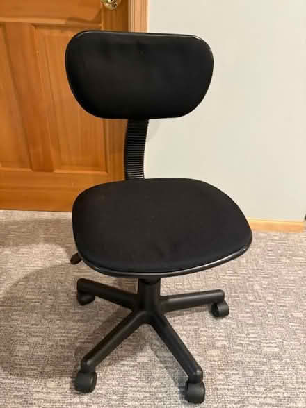 Photo of free Small Office Chair (Savage (Co.Rd 42 & Hwy 13)) #1