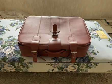 Photo of free Soft medium/large Suitcase (Six Ways AL8) #1