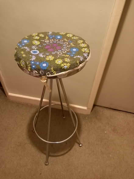 Photo of free Metal bar stool with removeable cushion (Harwell OX11) #1