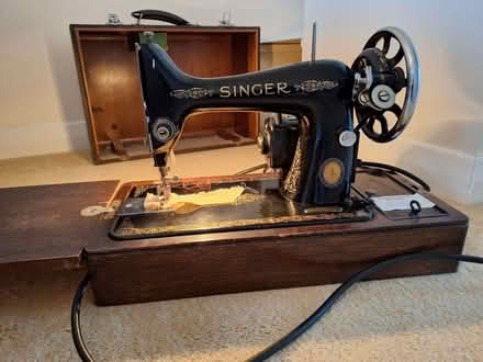 Photo of free Singer sewing machine (Effingham KT24) #1