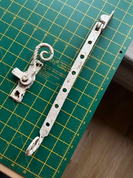 Photo of free “vintage” window catch & hold open (BH14) #1