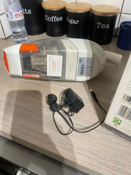 Photo of free Vax hand held hoover with charger (Surbiton KT6) #2