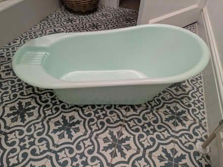 Photo of free Baby bath (BD18, Shipley) #1