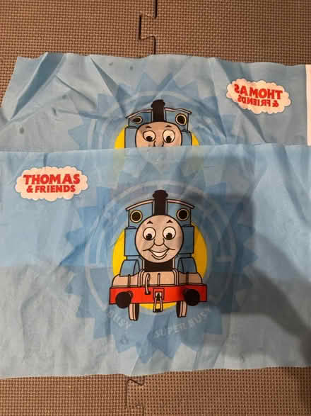 Photo of free 2x free Thomas tank engine flags (GL3) #1