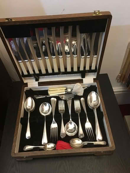 Photo of free canteen of cutlery (Great Moor SK2) #1