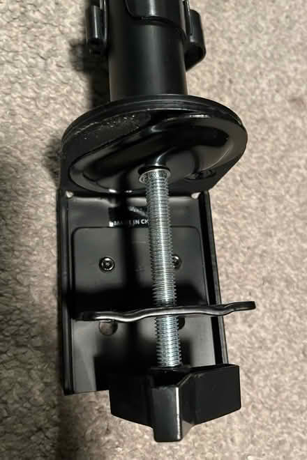 Photo of free Dual Monitor Bracket (CH42) #2