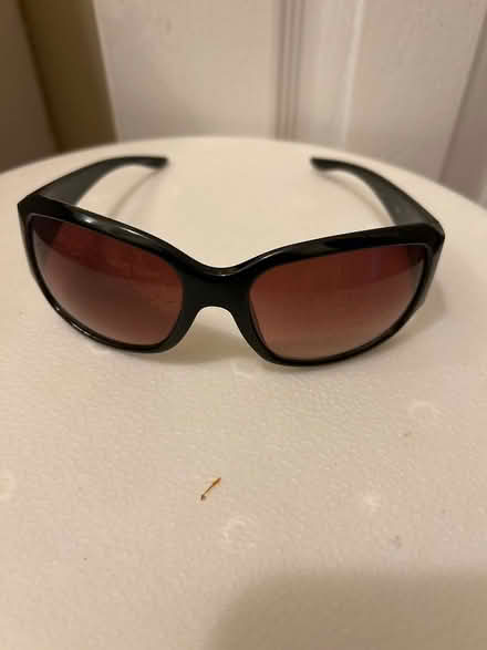 Photo of free Ladies sunglasses, used (L5L 5P5) #1