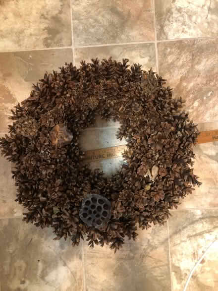 Photo of free Pinecone wreath (downtown Frederick) #1