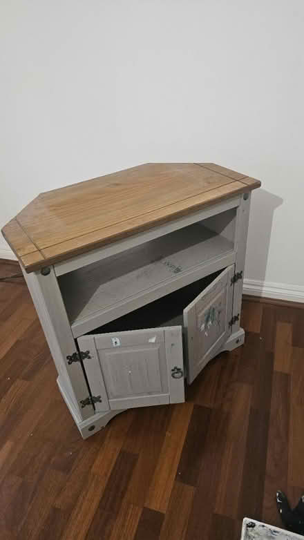 Photo of free Tv stand (Hr1 2df) #3