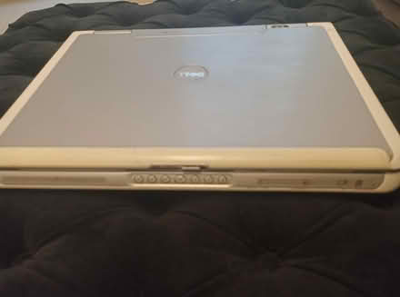 Photo of free Very old laptop (Richmond upon Thames TW10) #1