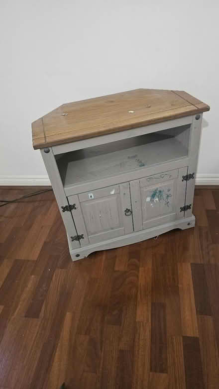 Photo of free Tv stand (Hr1 2df) #1