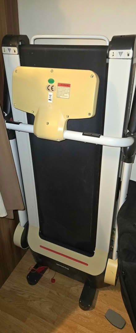 Photo of free Reebok treadmill (SE3) #1