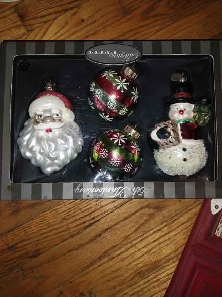 Photo of free Christmas decor (Joliet) #2