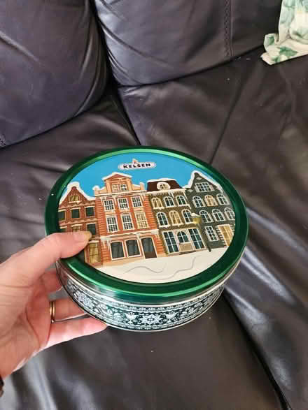 Photo of free Metal cookie tins, 4 (Derry/WinstonChurch/Meadowvale) #1