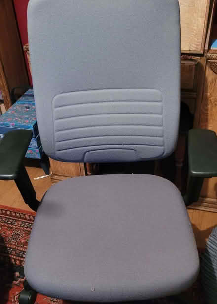 Photo of free office chair (Sunninghill SL5) #1