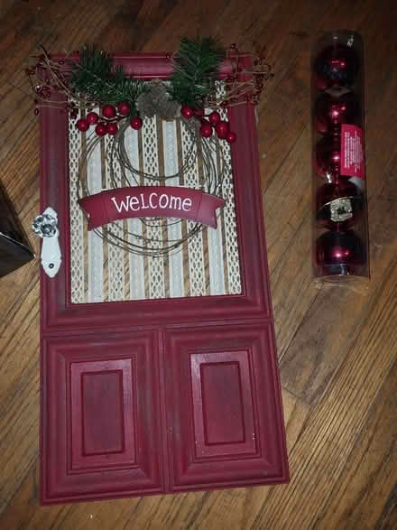 Photo of free Christmas decor (Joliet) #3