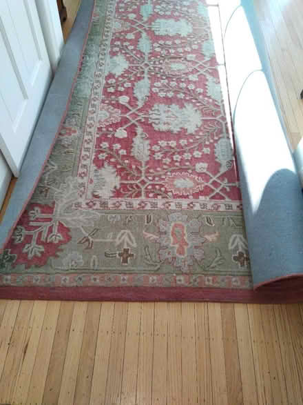 Photo of free Large rug (Hunter Ln & Spring Valley Rd) #1