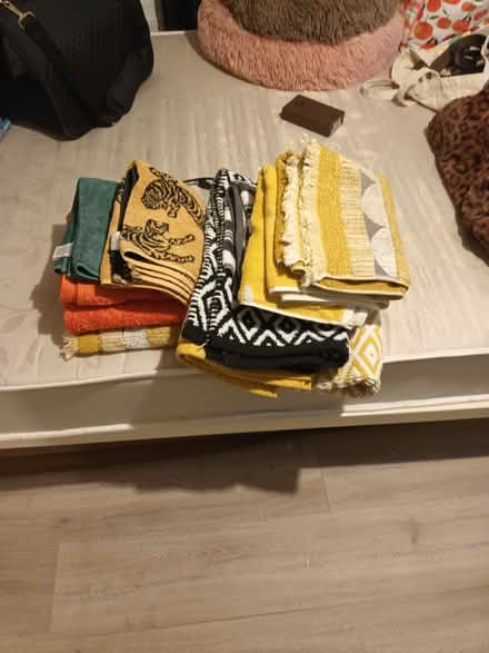 Photo of free Expensive Towels bathmats (LS29) #1