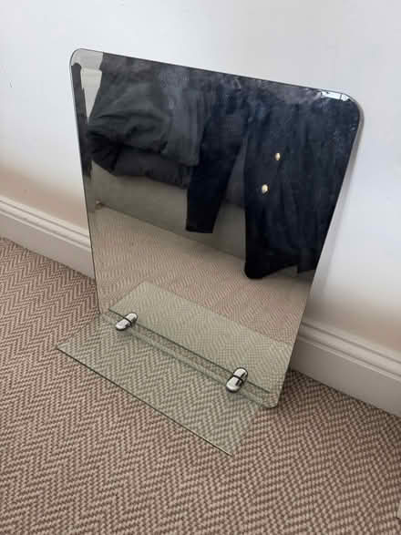 Photo of free bathroom mirror (Canonbury N1) #1