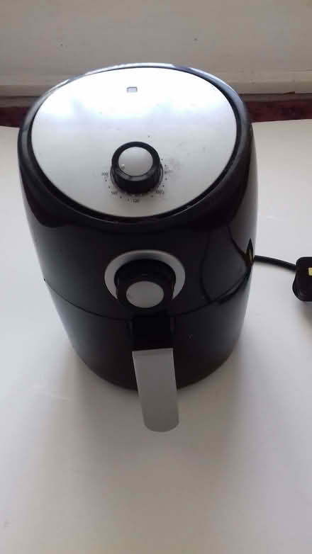 Photo of free Air Fryer (Heald Green SK8) #1