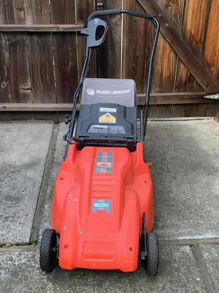 Photo of free Black & Decker electric lawn mower (Near Treat and Oak Grove) #2