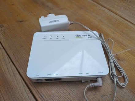 Photo of free BT fibre broadband modem (Mapperley NG3) #1