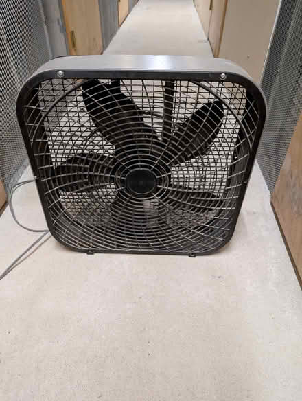 Photo of free Box fan - runs ok, but missing knob (Somerville (Brickbottom)) #1