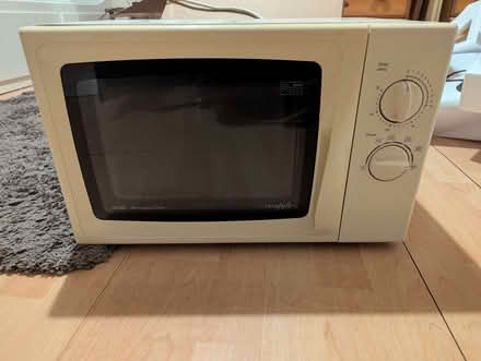 Photo of free Microwave (Clapham Junction SW11) #1