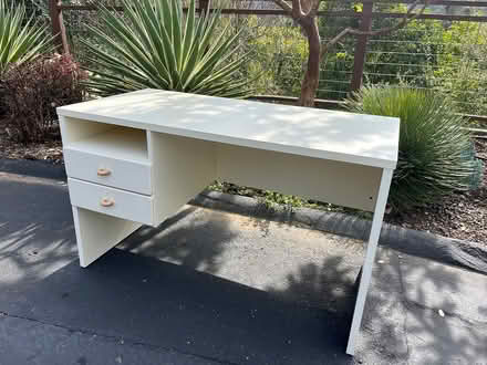 Photo of free Cute little desk (Central San Rafael) #1